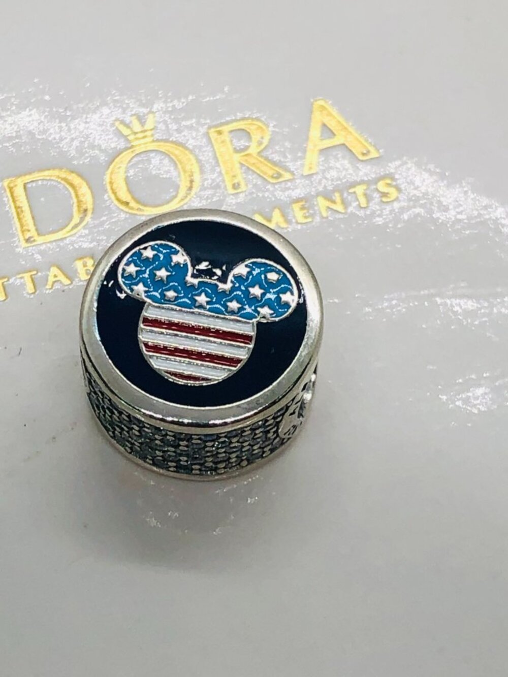 Pandora Disney Americana Button Charm